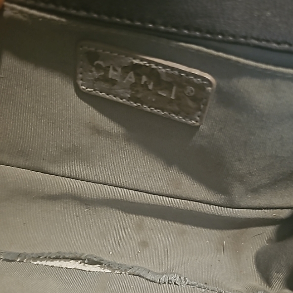 Chanel Black Chevron Leather Boy Flap Bag - Picture 4 of 17